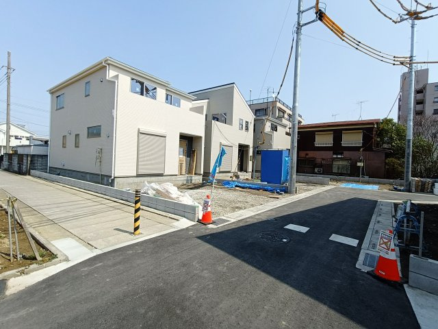 三郷市　戸ケ崎3丁目　新築戸建　全10棟の前面道路含む現地写真|前面道路含む現地写真です