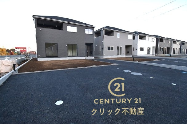 Cradlegarden　 水戸市河和田町　第3　22の駐車場|駐車場は十分なスペース。ご家族それぞれが車をご所有の場合や、来客の際も安心です。
内覧可能です。ご予約はHPから、またお電話でもお気軽にどうぞ。