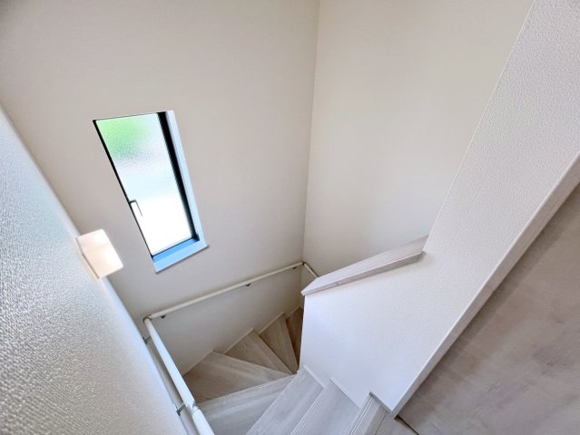 島田市中河　新築住宅の内装|階段は手すり付きのため昇降時も安心です