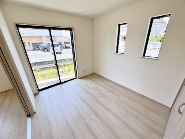 島田市中河　新築住宅の洋室|1階洋室収納