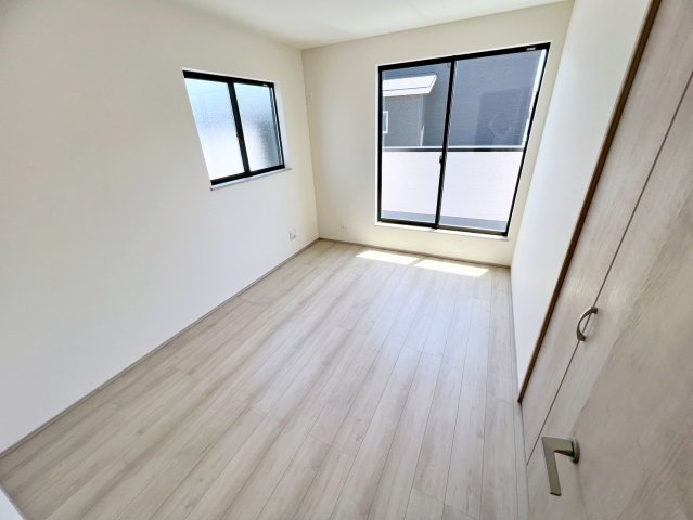 島田市中河　新築住宅の洋室
