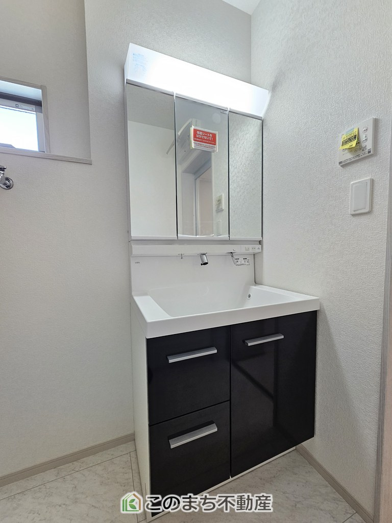 いろどりアイタウン栃木市大宮町22-P1　の設備|シャンプードレッサーで朝の身支度♪伸びるホースでお掃除も簡単清潔です！