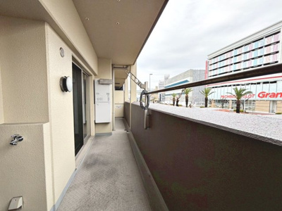 【バルコニー】 | エステムコート堺東ＣｉｔｙＬｉｆｅ | ２面引き回しバルコニーです！開放感のあるバルコニーです♪お洗濯も楽々快適に干せますよ♪
