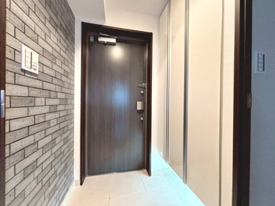 【玄関】 | エステムコート堺東ＣｉｔｙＬｉｆｅ | 玄関にシューズボックスありますよ！玄関周りもスッキリ片付きますね！