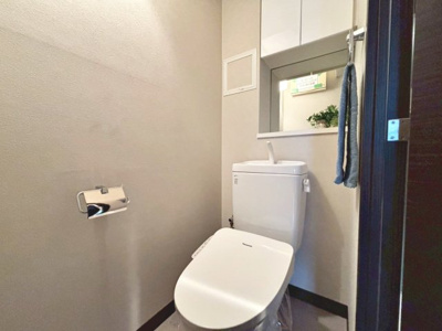 【トイレ】 | エステムコート堺東ＣｉｔｙＬｉｆｅ | 【ウォシュレット新調】温水洗浄便座ですので、寒い日も温かい便座で安心して使用していただけますよ