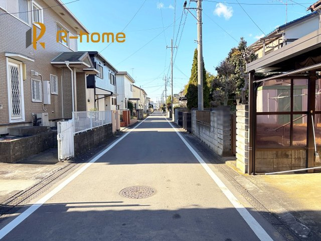 つくば市松栄1期　新築戸建て　1号棟の前面道路含む現地写真|『今から見たい！』大歓迎です♪
お気軽にＲ－ｈomeまでお問い合わせください。