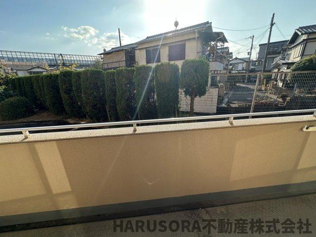 グラン・ドムール交野のバルコニー