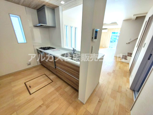 【内覧動画公開中！】西東京市住吉町４丁目 西武池袋線 ひばりヶ丘駅 新築戸建のキッチン