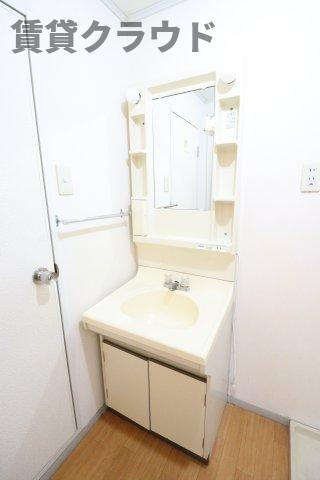 サンモールおゆみ野　Ｂの洗面所|朝の準備に活躍する、洗面化粧台！