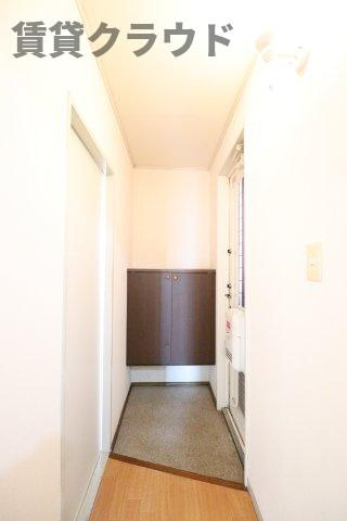 サンモールおゆみ野　Ｂの玄関|収納もある玄関です