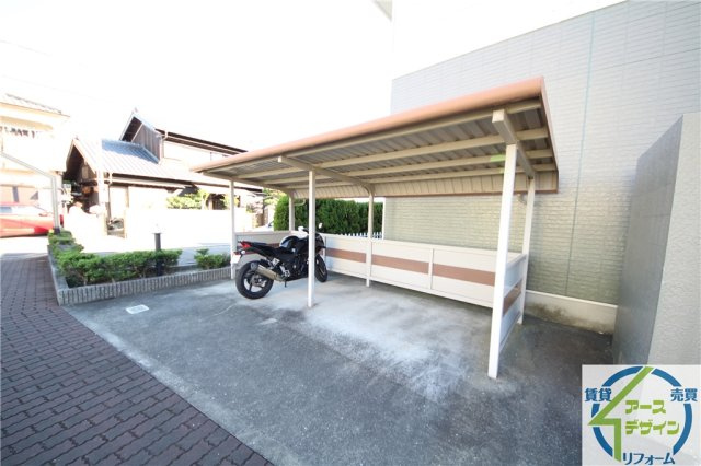 シャルマンKの駐車場
