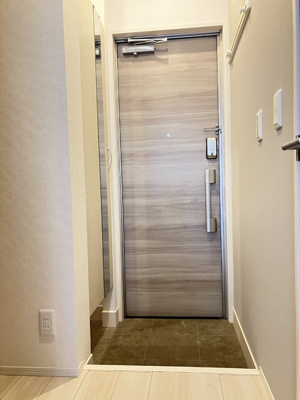 【玄関】 | カーサ・エテルノ西津田A