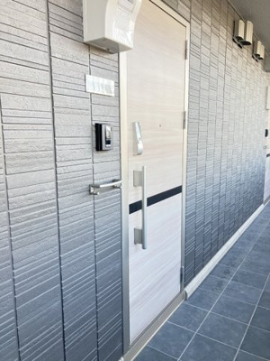 【玄関】 | カーサ・エテルノ西津田A