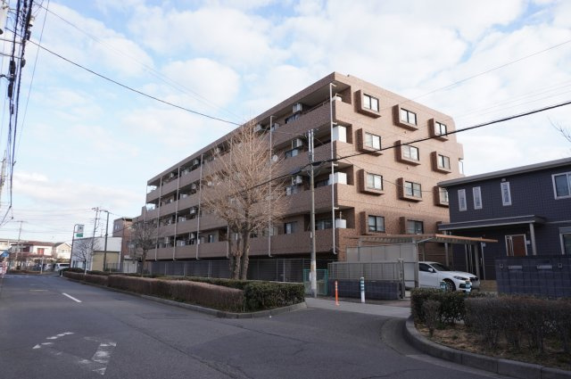 ライオンズマンション新田第2のエントランス