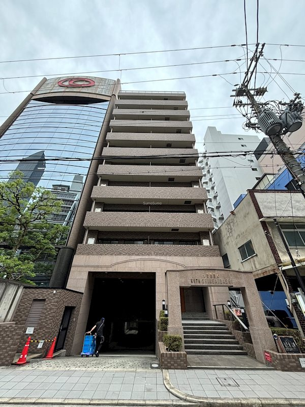 大阪市中央区博労町４丁目の賃貸マンションの外観