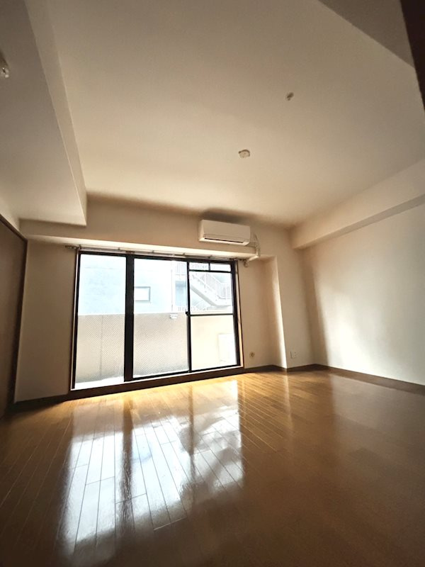 大阪市中央区博労町４丁目の賃貸マンションの居間・リビング