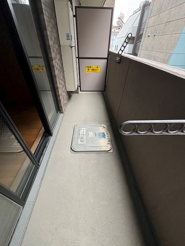 大阪市中央区博労町４丁目の賃貸マンションのバルコニー