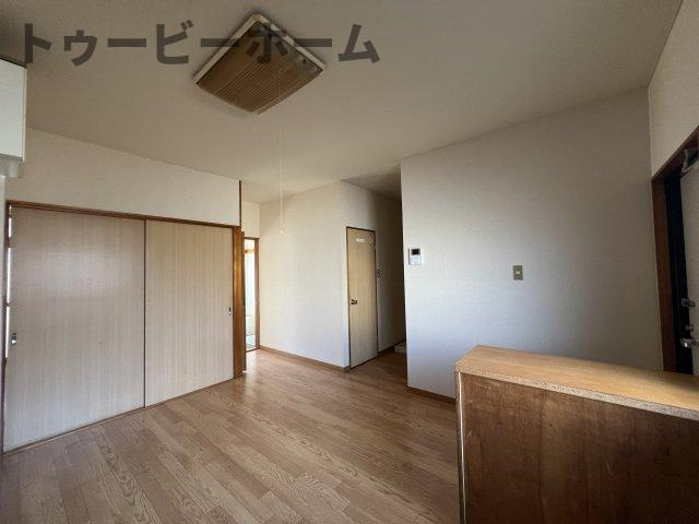 フローレンス富士見の居間・リビング|こちらのリビングで趣味の時間をお楽しみください