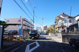 【前面道路含む現地写真】