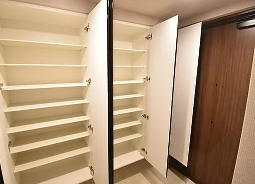 ローレルタワー堺筋本町の収納