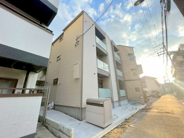 ヴェルメゾン新大阪の外観