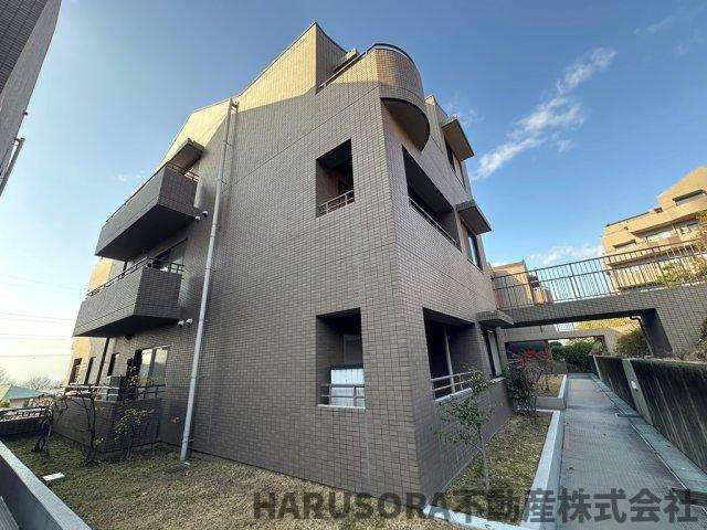 コモンシティ星田　ヴェルデヒルズ　1番館の外観