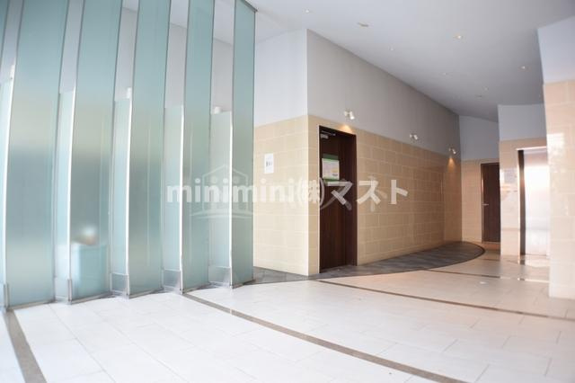 セレニテ難波西のロビー