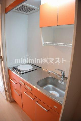 セレニテ難波西のキッチン