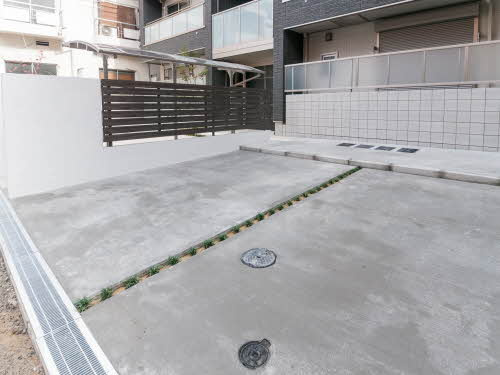 シャーメゾン長堂の駐車場