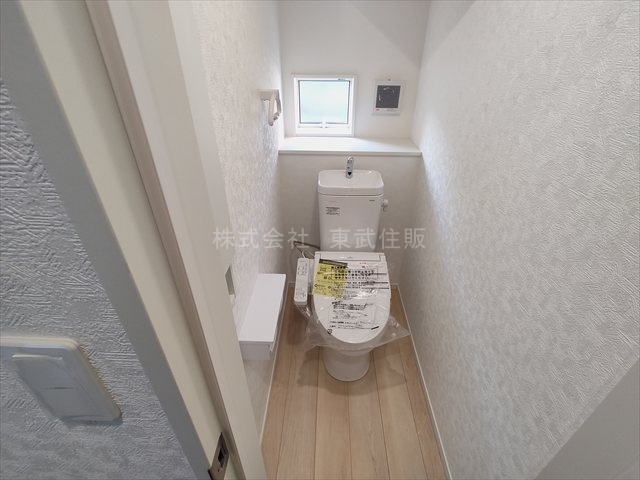 【トイレ】 | 鶴ヶ島市中新田第５　全１棟 | ゆったりとした空間のトイレです