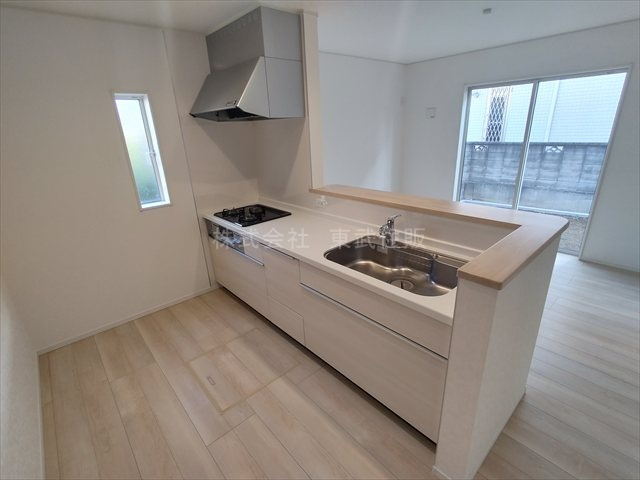 【キッチン】 | 鶴ヶ島市中新田第５　全１棟 | キッチンでお料理をお楽しみください