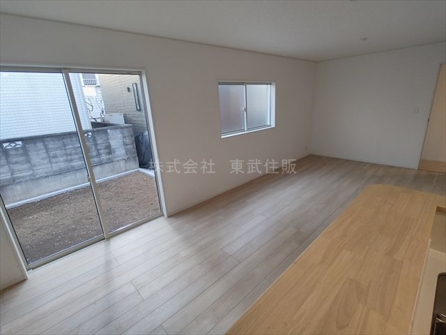 【ダイニング】 | 鶴ヶ島市中新田第５　全１棟 | 食卓を囲むダイニング