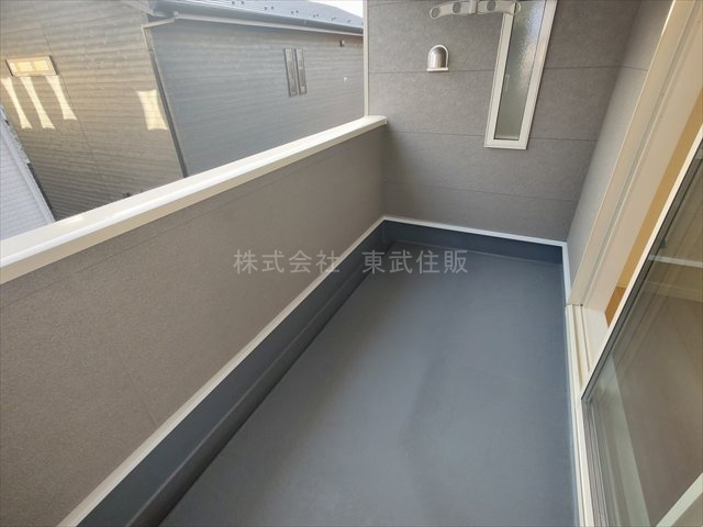 【バルコニー】 | 鶴ヶ島市中新田第５　全１棟 | 落ち着いた時間を過ごせるバルコニーです