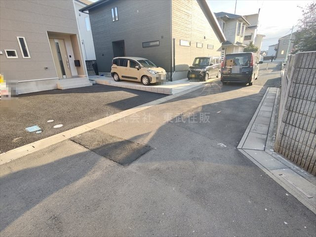 【前面道路含む現地写真】 | 鶴ヶ島市中新田第５　全１棟 | 本下水