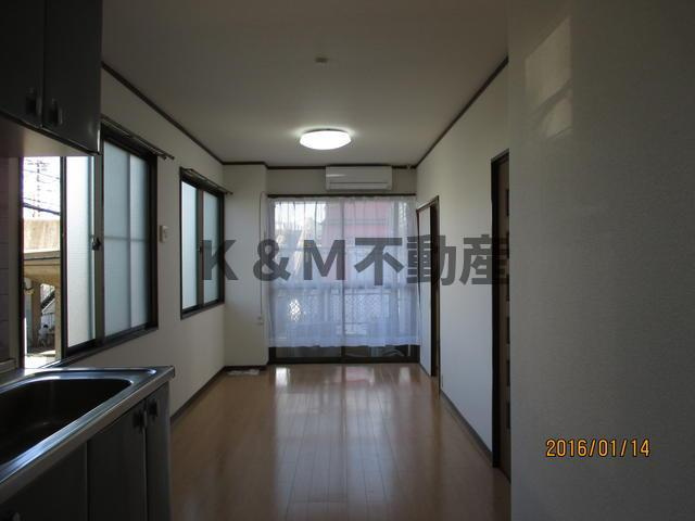 誠厚ビルの居間・リビング|リビングです