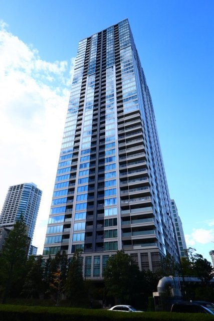 白金ザ・スカイ 東棟の外観