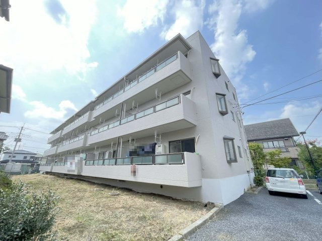 ジュネシオン・サカエ