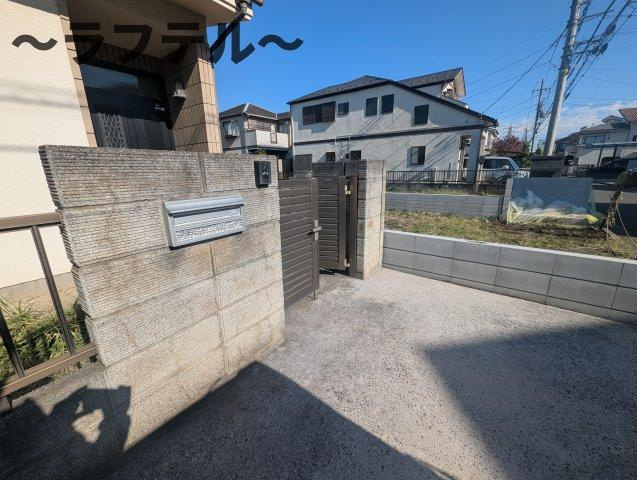 向陽ヴィレッジBのエントランス