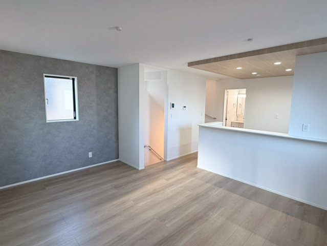 川口市上青木西11期　新築一戸建て　2号棟の居間・リビング|こちらの居間で趣味の時間をお楽しみください