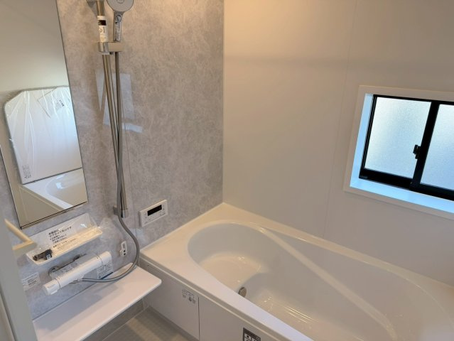 川口市上青木西11期　新築一戸建て　2号棟の浴室|コンパクトで使いやすいお風呂です
