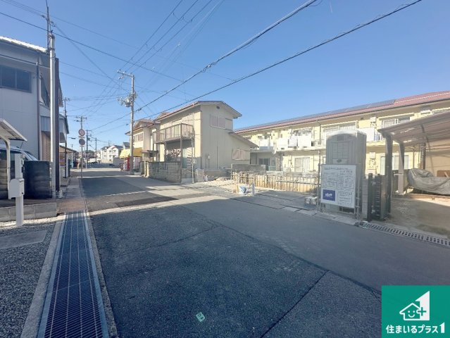 神戸市西区枝吉　新築一戸建ての前面道路含む現地写真|周辺は落ち着いた街並みの住宅地！子育てがしやすい住環境です！まだ未完成ですが、現地でしかわからない事もございます。是非一度ご覧ください。
