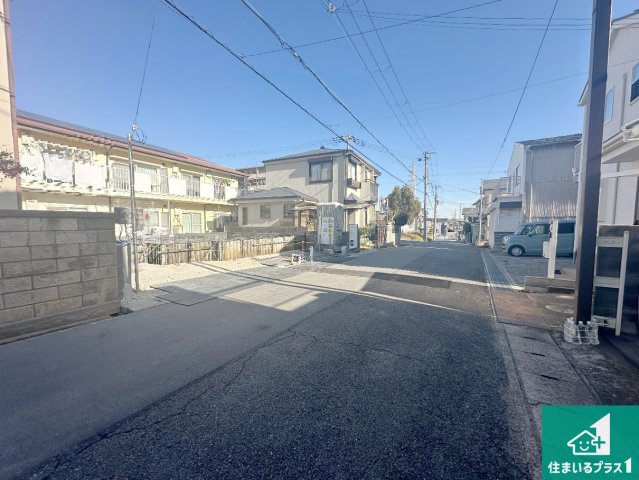 神戸市西区枝吉　新築一戸建ての前面道路含む現地写真|周辺は落ち着いた街並みの住宅地！子育てがしやすい住環境です！まだ未完成ですが、現地でしかわからない事もございます。是非一度ご覧ください。