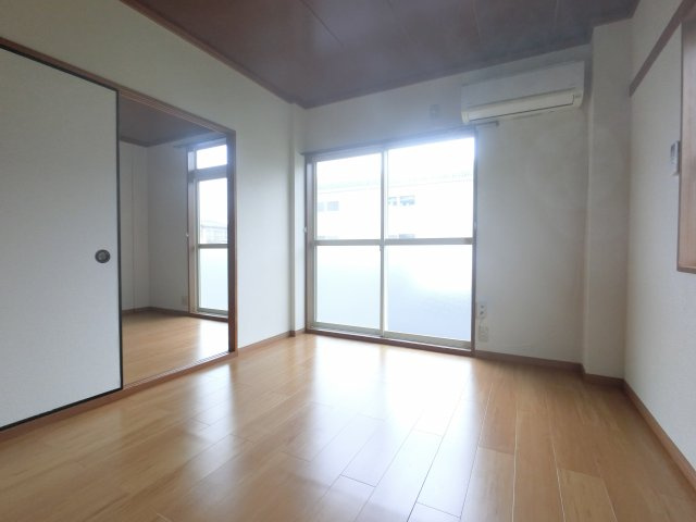 【居間・リビング】