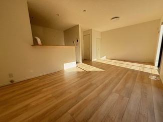 【居間・リビング】 | 安佐北区口田4（安芸矢口駅）NO2 | 18.7帖リビング☆対面式のキッチンでリビングが見渡せるので、お子様やご家族の様子が見えて安心です♪