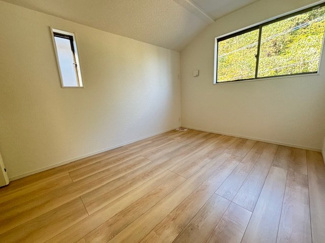 【洋室】 | 安佐北区口田4（安芸矢口駅）NO2 | 2階　洋室×3　収納付きでお部屋がスッキリ広く使えます。