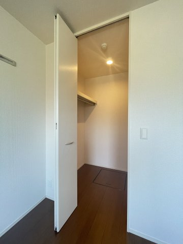 ライジングサン西宮 A棟の収納