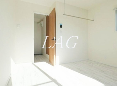 【居間・リビング】 | メゾン・アンソレイエ | 洋室のお部屋です。