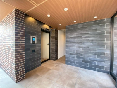 【エントランス】 | TRINITY（トリニティ）