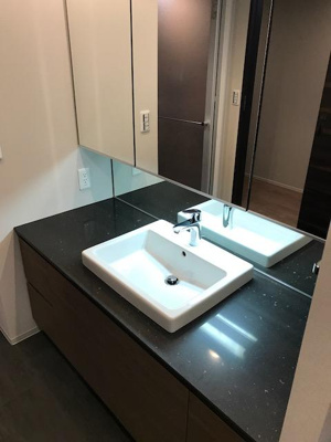 【独立洗面台】 | ジ・アーバネックス京都四条烏丸テラス | 独立洗面台で身支度をすべて済ませてしまいましょう