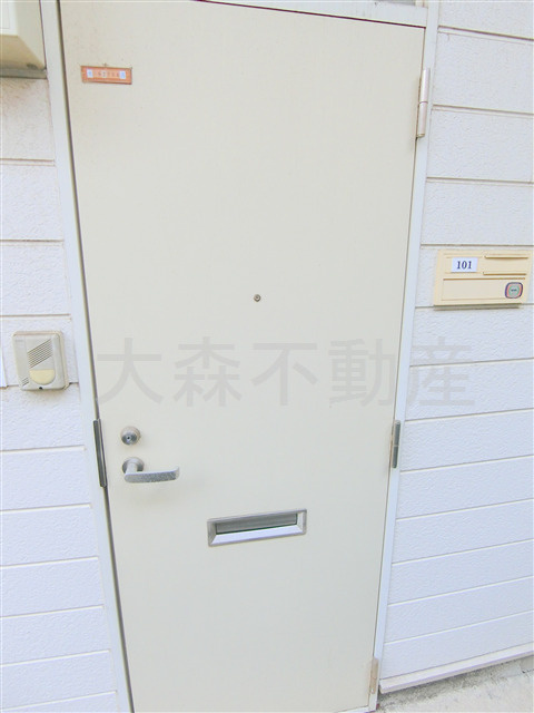 大森北賃貸アパートの玄関